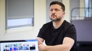 Президент Украины Владимир Зеленский считает, что усиление блокировок в российском интернете и ограничения доступа к мессенджерам связаны с подготовкой к масштабной мобилизации и возможному новому наступлению, а также с попыткой предотвратить протесты.