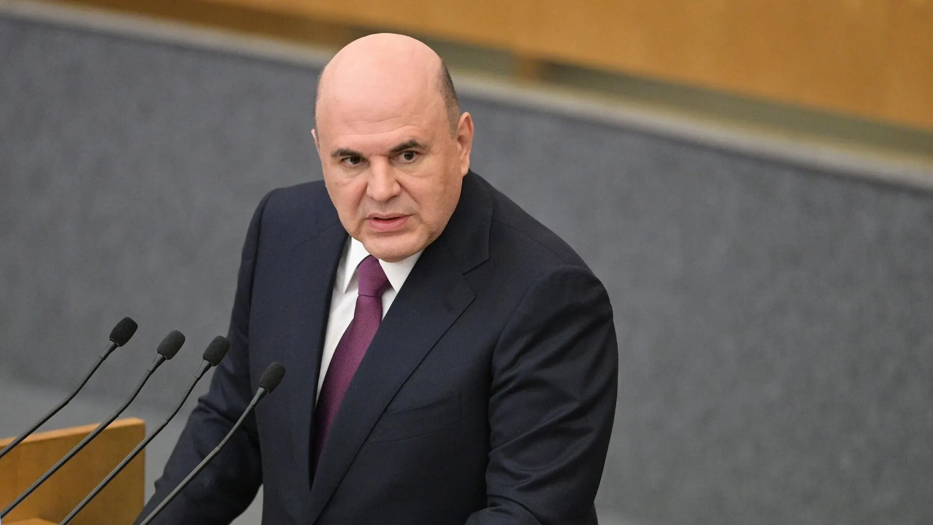Ассоциация компаний электронной коммерции поддержала идею поэтапного введения НДС на импортные товары, предупредив, что резкое ужесточение налогообложения может оттолкнуть покупателей от маркетплейсов и ударить по выручке российских продавцов.