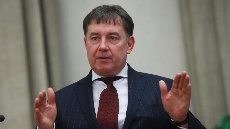 Мосгорсуд оставил в силе решение о национализации более сотни объектов недвижимости и сети бизнес-отелей Marton на 9 млрд рублей у бывшего председателя Совета судей России Виктора Момотова, которого Генпрокуратура связывает с криминальными авторитетами и незаконным бизнесом.