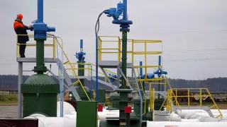 Транзит нефти по украинскому участку нефтепровода «Дружба» в Венгрию и Словакию возобновляется после завершения ремонтных работ и отмены форс-мажора.
