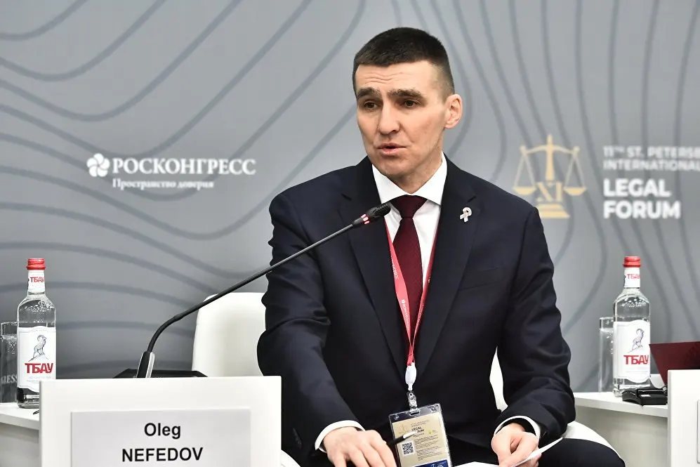 Высшая квалификационная коллегия судей 26 мая рассмотрит рекомендацию судьи Верховного Суда Олега Нефедова на должность заместителя председателя ВС — председателя коллегии по гражданским делам. Ранее он выносил решения о признании ряда объединений экстремистскими.