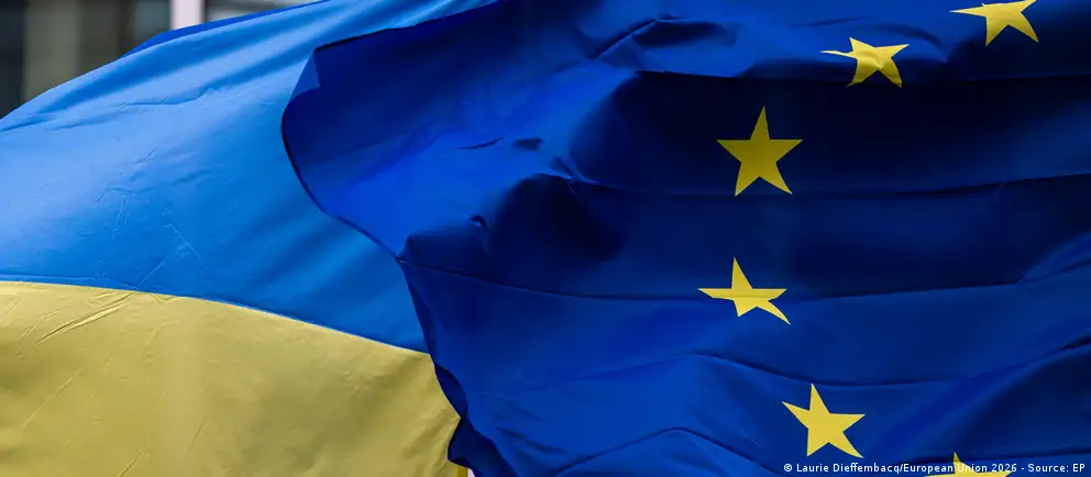 Министры ЕС проголосовали за подписание расширенного соглашения о присоединении Союза к Специальному трибуналу Совета Европы, который будет расследовать и преследовать высших российских чиновников за военную агрессию. Юрисдикция суда распространяется также на страны, поддерживающие Москву; Евросоюз выделил первые 10 млн евро на работу трибунала.