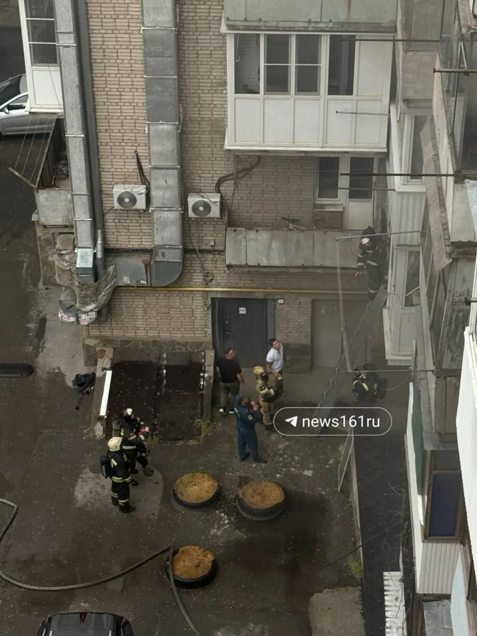 В квартире площадью 16 кв. м произошёл пожар, на месте нашли тело мужчины. Причины возгорания и обстоятельства гибели устанавливают спасатели.