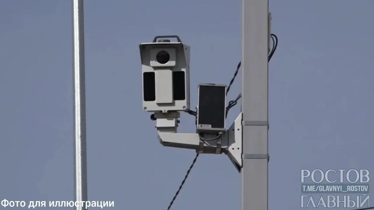 На улице Космонавтов появились две камеры, фиксирующие нарушение правил дорожного движения. Жители считают, что это поможет снизить количество лихачества и аварий.