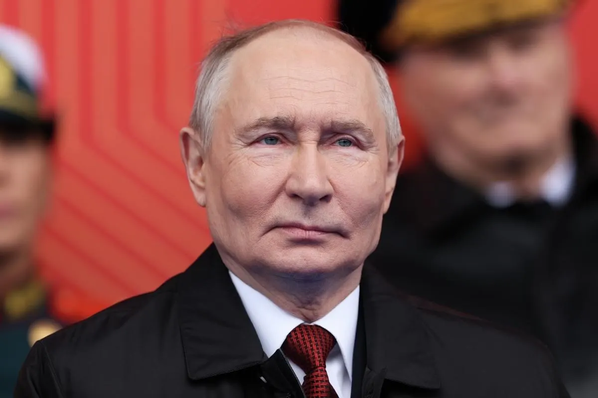 Президент подписал указ, который устанавливает отдельный порядок приёма в российское гражданство для совершеннолетних жителей Приднестровья — заявления будут принимать диппредставительства и консульства при наличии подтверждения регистрации в регионе.