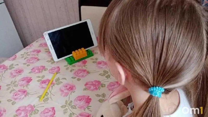 Минцифры и Roblox договорились о соблюдении российского законодательства и усилении защиты детей; в июне появятся режимы Roblox Kids и Roblox Select, после чего ведомства просят снять ограничения на доступ к сервису.