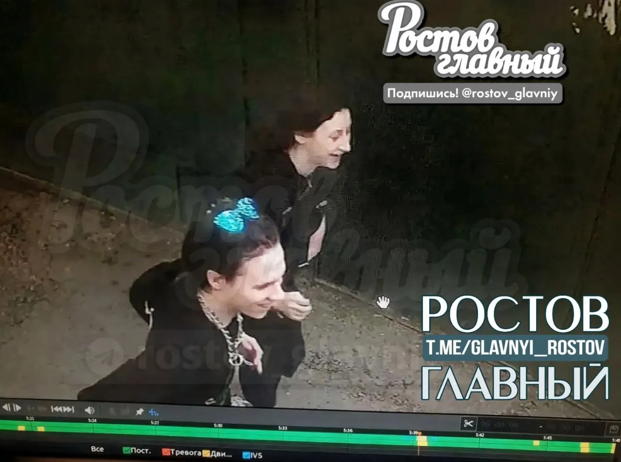 Рано утром 25 мая на улице Литвинова в Железнодорожном районе группа девушек сняла Знамя Победы и убежала; инцидент попал на фото очевидцев.