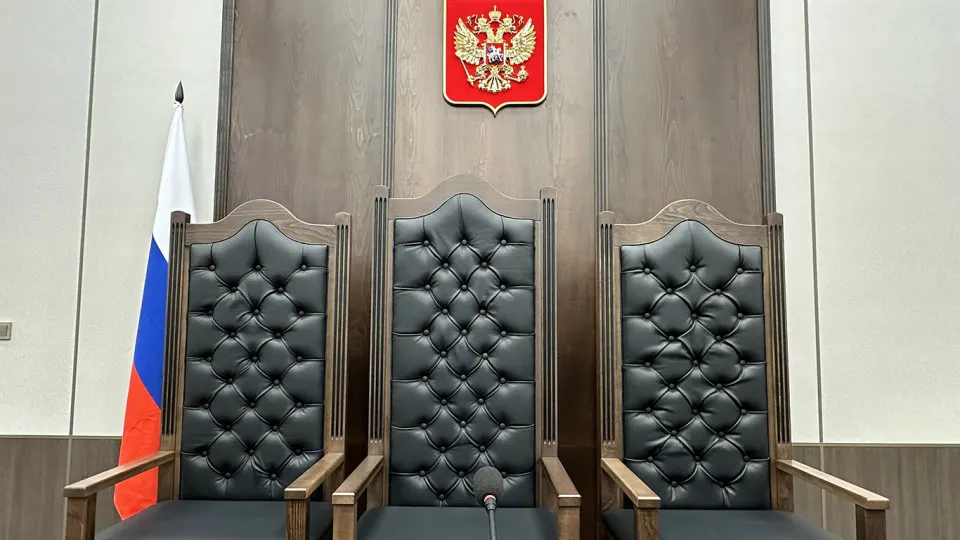 Верховный суд подготовил законопроект о смягчении требований к образованию сотрудников аппаратов судов — инициатива призвана сократить дефицит кадров среди секретарей заседаний, консультантов и помощников судей.