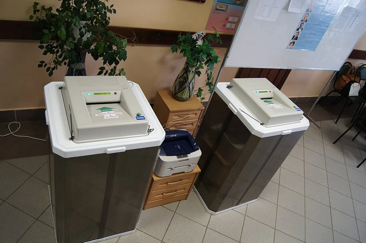 Из-за санкций на участках Екатеринбурга перестанут использовать комплексы обработки бюллетеней; старые модели исчерпали ресурс и выпуск новых недоступен.
