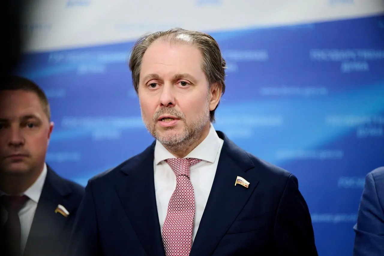 Депутат Владимир Сысоев возглавил комитет по охране здоровья; он не имеет профильного медицинского образования.