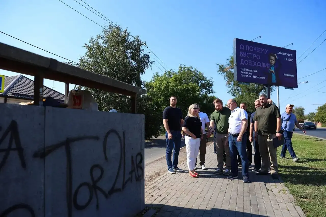 Городские власти сообщили об обустройстве 200 новых контейнерных площадок и ускорении вывоза веток после урагана.