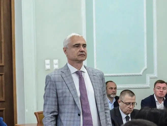 Роман Шеховцов возглавил департамент экономики Ростовской области. Уроженец Ростова, он окончил РИНХ и имеет обширный опыт в бизнесе, образовании и региональном экономическом управлении.