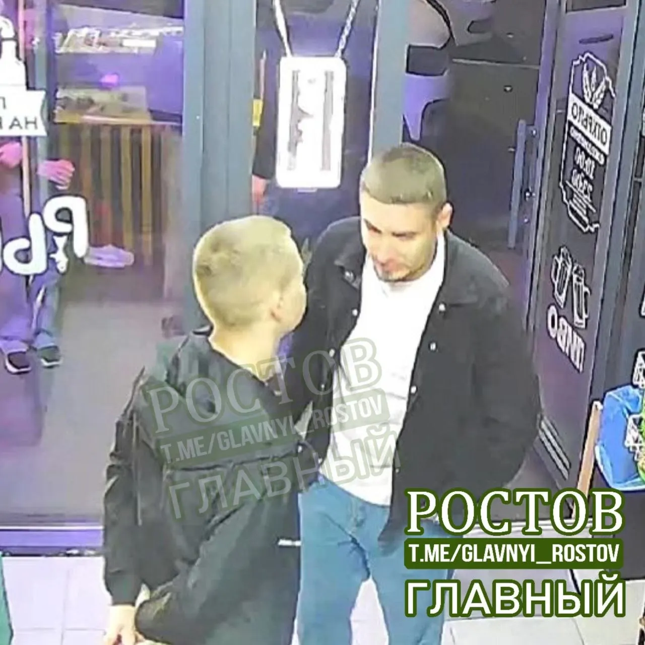 В Ростове-на-Дону зафиксирована кража в магазине разливных напитков; правоохранительные органы устанавливают обстоятельства.