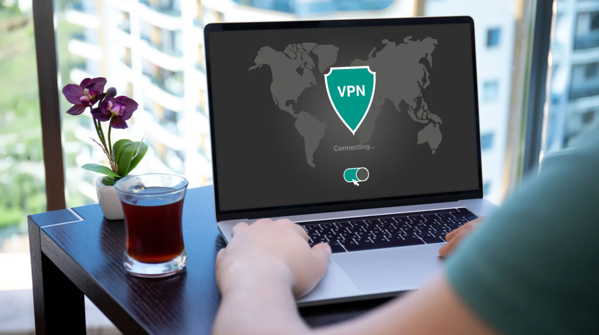 За последнюю неделю не менее десяти VPN-провайдеров сообщили о блокировках и ограничениях, что влияет на доступ к сервисам в регионах. Роскомнадзор продолжает блокировать зарубежные локации и IP‑адреса.
