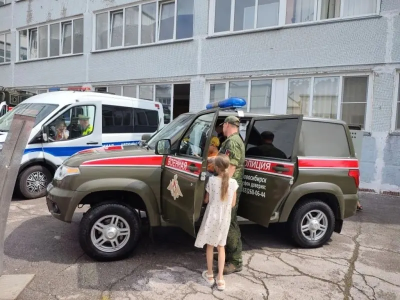 Минобороны предлагает расширить полномочия военной полиции, включая право опрашивать граждан и запрашивать документы, а также работать в гражданской одежде по приказу. Подробности проекта указа опубликованы на портале проектов нормативных правовых актов.