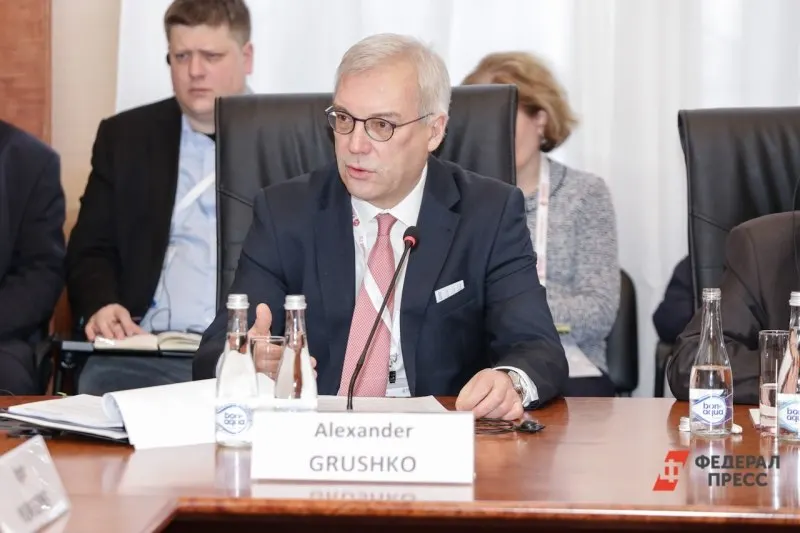 Замминистра иностранных дел предупредил, что любые попытки заблокировать или применить силу против российского эксклава вызовут серьёзные последствия; дипломат также отметил рост военной активности в Балтийском море.