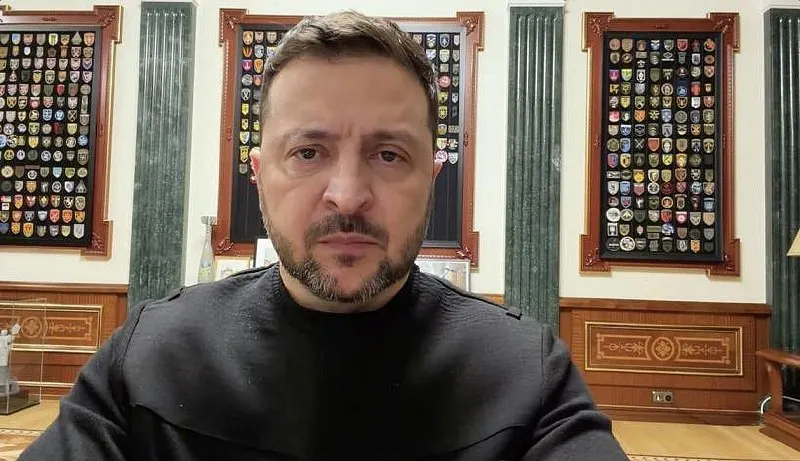 Президент Украины заявил, что разведданные, в том числе от американских и европейских партнёров, указывают на подготовку удара с применением «Орешника». Граждан призвали внимательно относиться к сигналам тревоги и пользоваться укрытиями; информация проверяется.