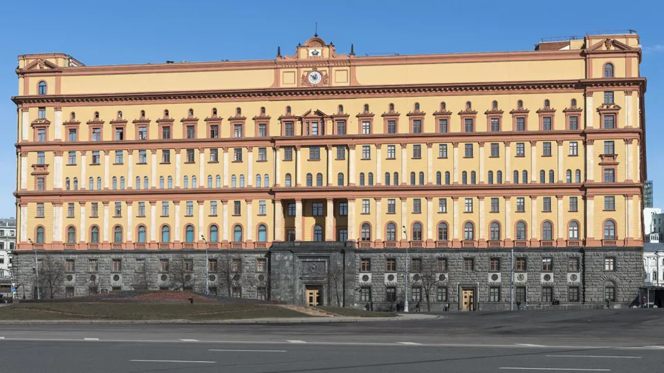 Руководство пограничной службы заявило о нарушениях пограничных договоров со стороны Финляндии и Эстонии, ограничениях на пересечение границы и «росте провокаций». В ведомстве предупреждают об ухудшении обстановки на западных рубежах и готовятся к разным сценариям развития событий.