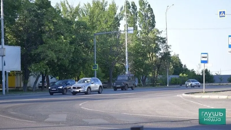 В правительственной стратегии по повышению безопасности дорожного движения до 2036 года предлагаются новые меры: обязательная диагностика и лечение для пьяных водителей, дополнительная проверка лишённых прав и внесудебные блокировки сайтов с контентом, поощряющим нарушение ПДД или предлагающим поддельные документы.