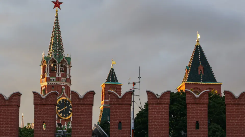 Высшие круги власти просили ослабить блокировки и контроль интернета, но президент поддержал позицию спецслужб. Жёсткие меры уже влияют на рейтинг власти и повышают риск новых репрессий.