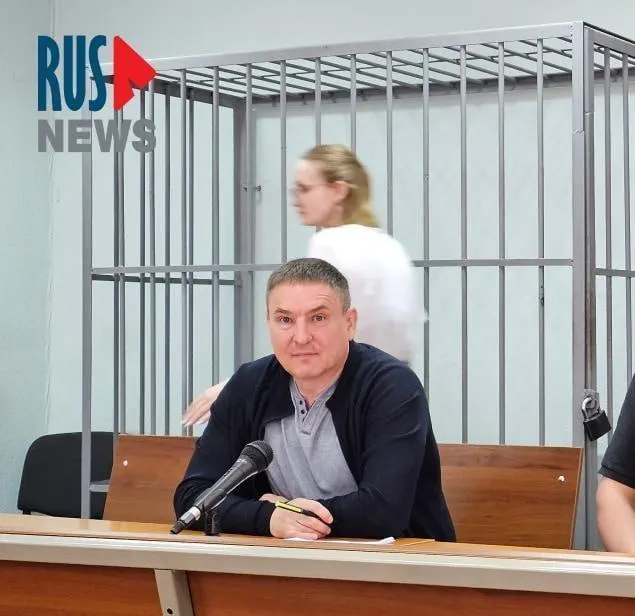 Правозащитник Алексей Соколов оспаривал практику выдачи бумаги и ручки в карцере лишь на полтора часа в день — суд отказал. Ранее Соколова направляли в психбольницу и помещали в карцер; против него также выдвигались обвинения за демонстрацию символики и в госизмене.