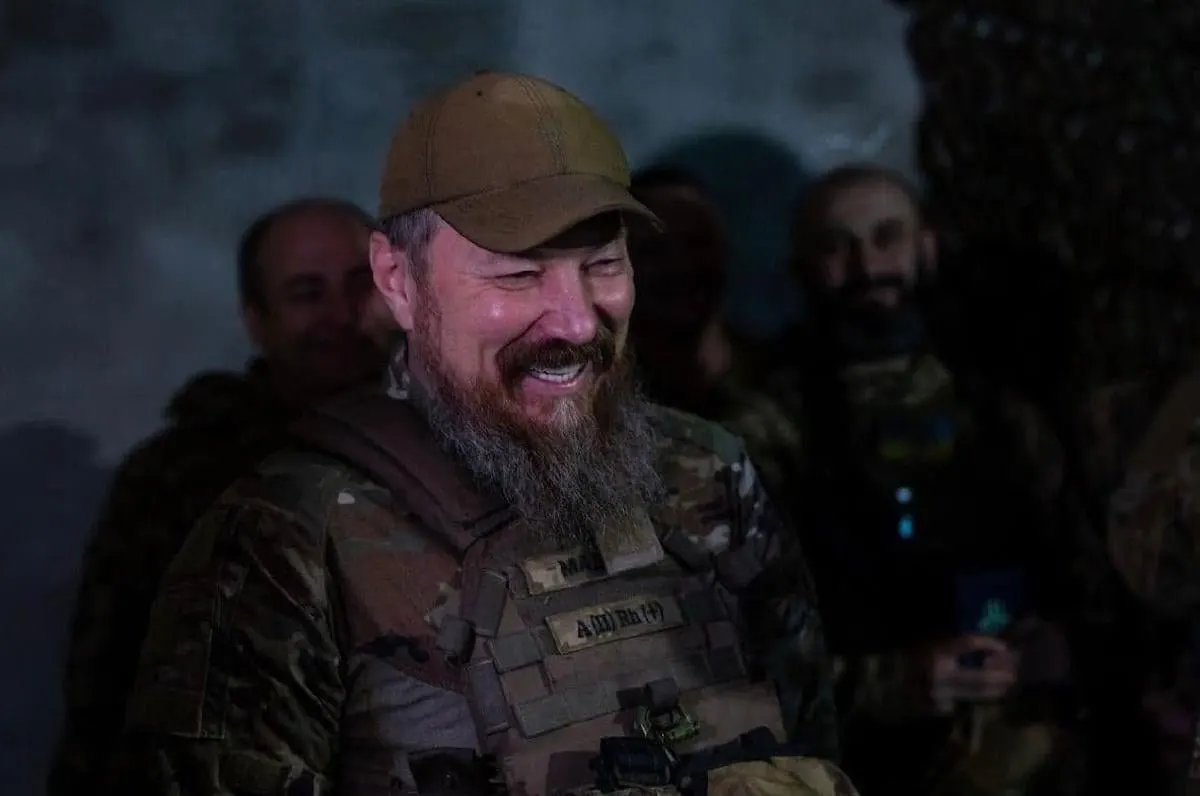 Командование беспилотников ВСУ заявляет, что серия ударов серьёзно нарушила сухопутную логистику в Крыму — движение по ключевой трассе сократилось более чем на две трети, и в ближайшие недели дорога может оказаться под контролем Украины.