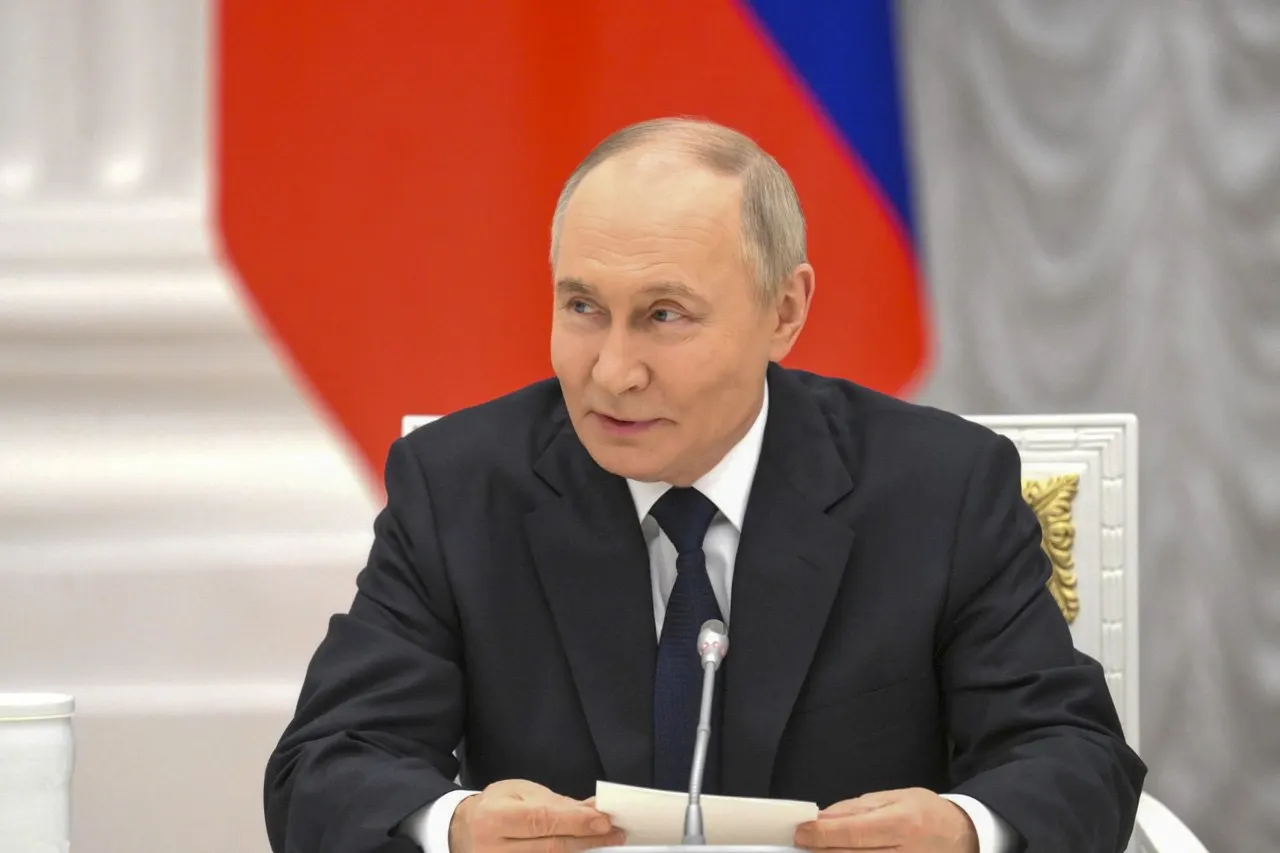 Во время общения с журналистами президент заявил, что РФ располагает возможностями для отпора любым попыткам ударов по Калининградской области.