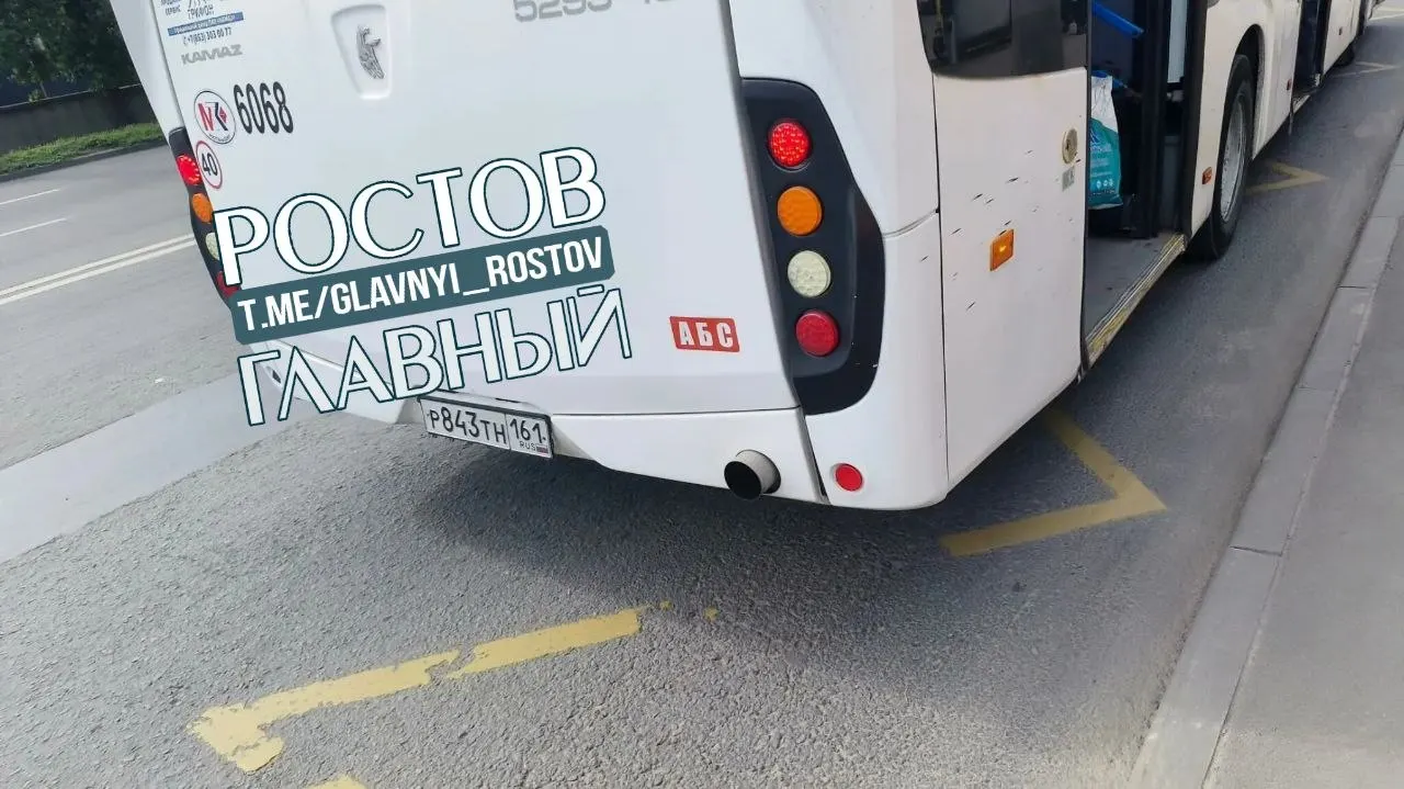 Пассажиры 78‑го автобуса сообщили, что водитель отказался включать кондиционер — в салоне было душно, кому‑то стало плохо. Люди спрашивают, сталкивались ли вы с подобным в городском транспорте.