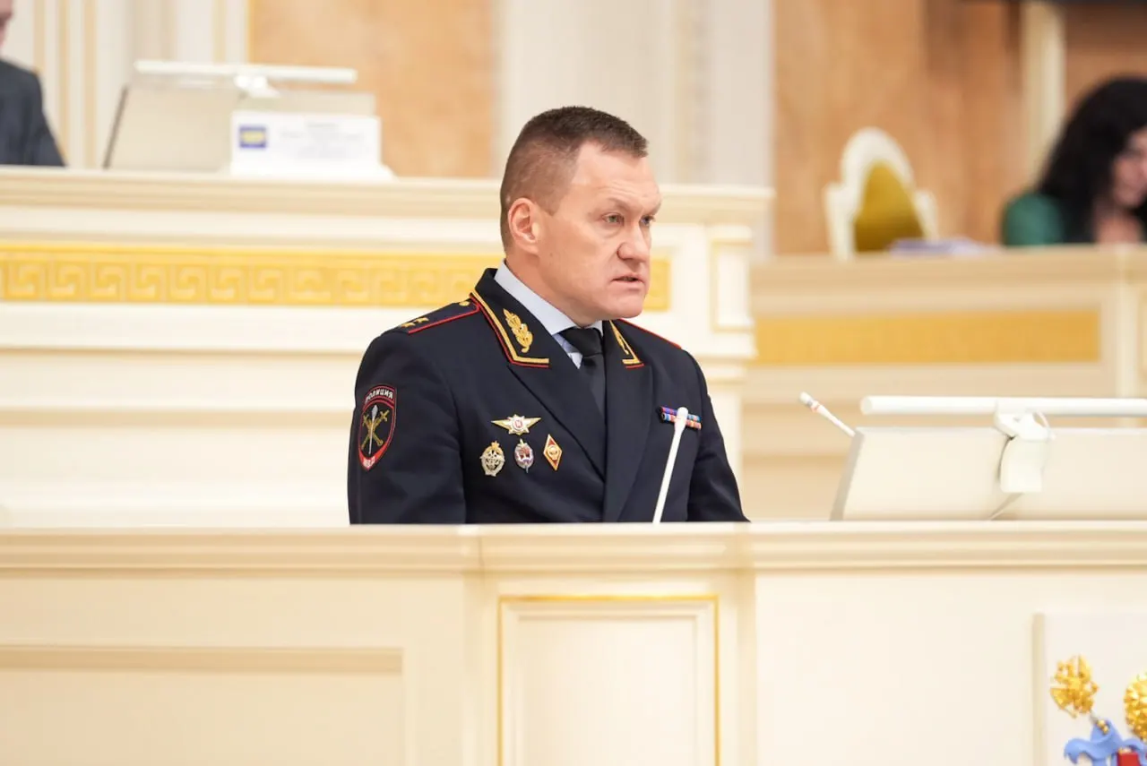 Евросоюз внёс начальника ГУ МВД по Санкт-Петербургу и Ленинградской области в расширенный санкционный список — в документе указывают на ответственность за аресты участников акций памяти Навального и уличных музыкантов.