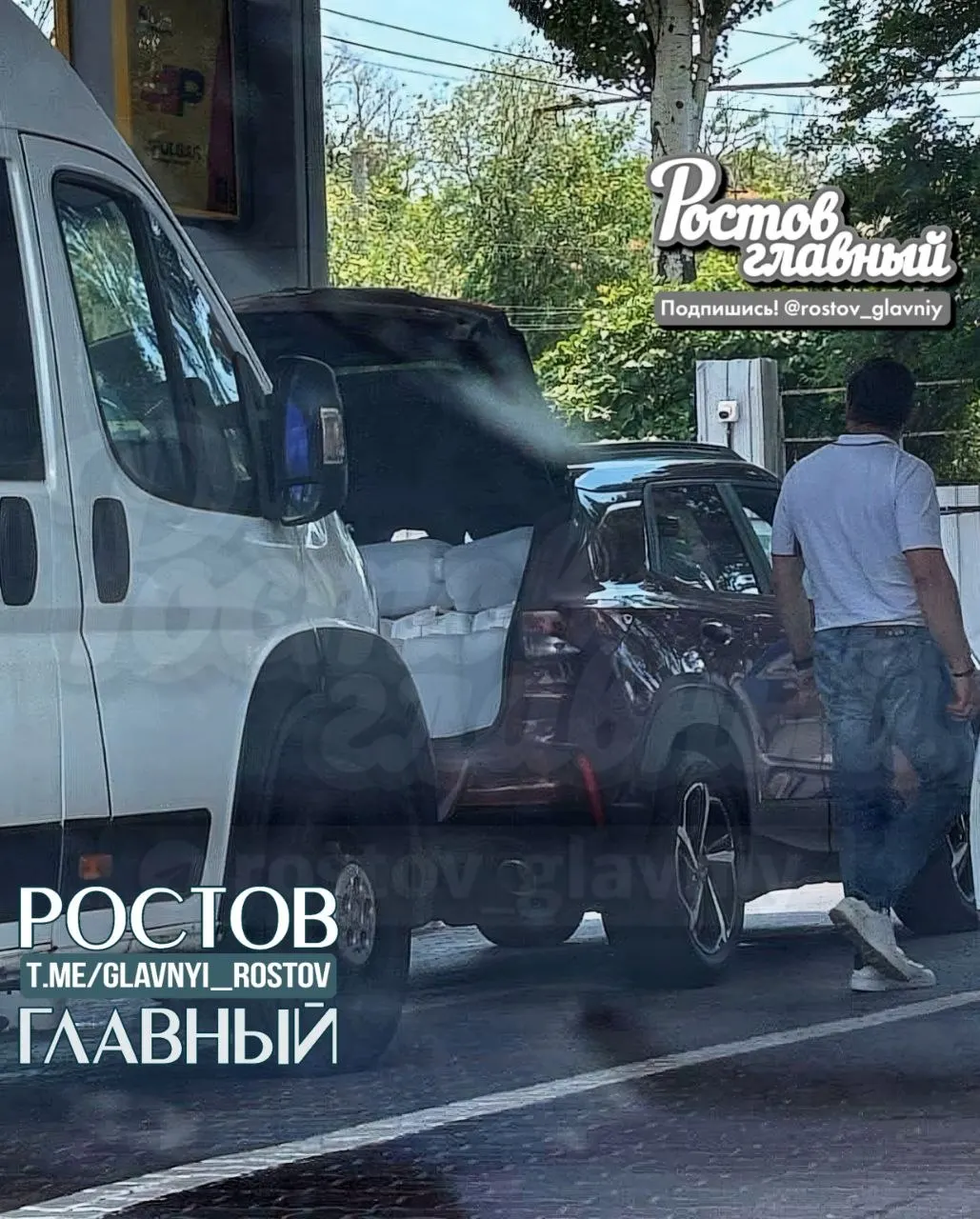 По словам очевидцев, двое на двух машинах объезжают заправки и набирают бензин в обычные пластиковые канистры по 5–10 штук; из‑за этого на части АЗС временно отсутствует 95‑й бензин.