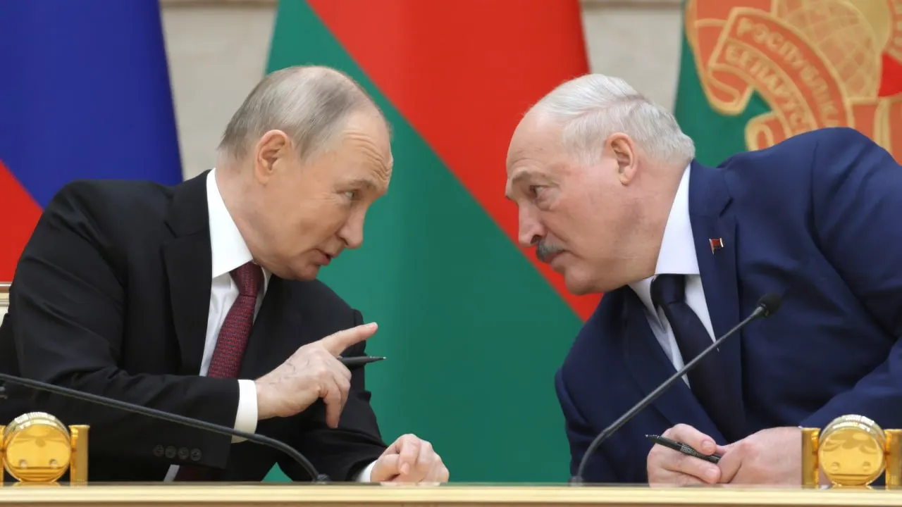 26 июня в резиденции на Валдае прошли закрытые переговоры Владимира Путина и Александра Лукашенко — официальных заявлений не последовало, стороны ограничились общими формулировками о безопасности и экономическом сотрудничестве.