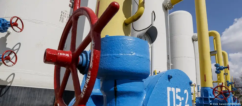 С 1 января 2025 года транзит российского газа через Украину остановлен: Киев не продлил контракт, сославшись на вопросы национальной безопасности. Наибольший ущерб испытывает Молдова; другие страны переориентировали поставки.