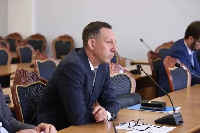Константин Лашенко покинул должность главы департамента транспорта Ростова 1 июня по собственному желанию. Временно исполнять обязанности будет Евгений Романцов.
