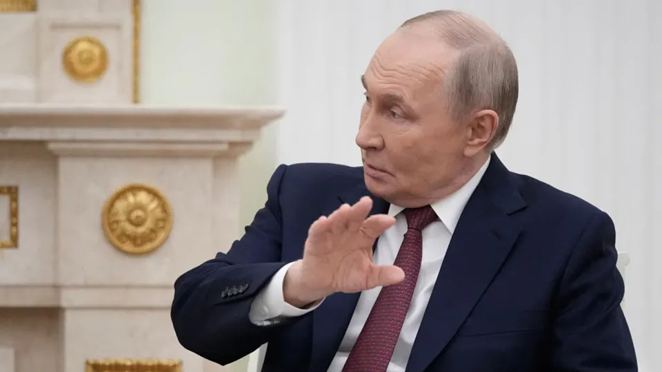 С 2022 года усилилась волна изъятий частных активов: заведено более 100 дел, изъяты активы на триллионы рублей. Часть бизнесменов пытается смягчить последствия крупными взносами в бюджет, но риск потерь остаётся высоким.
