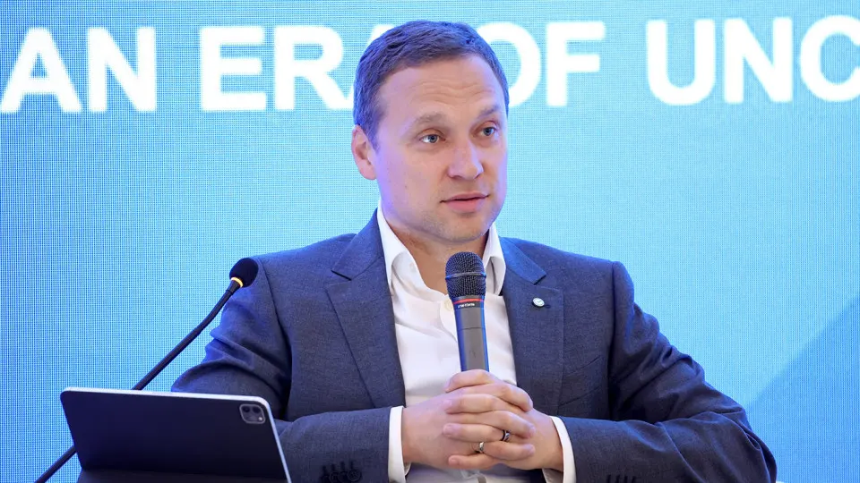 Зампред правления Сбербанка предупредил о массовом изъятии средств из банков и росте обращающейся наличности из‑за налоговых и контрольных мер; это прежде всего касается малого и среднего бизнеса.