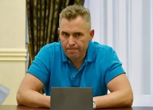 Совет Евросоюза расширил пакет ограничений: в санкционный список попали свыше 80 человек и организаций, среди них бывший детский омбудсмен Павел Астахов и генпрокурор Александр Гуцан. Также под ограничения попали ряд журналистов и блогеров.