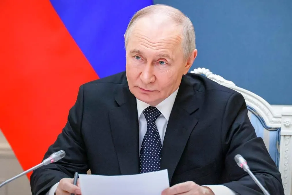 Указ, опубликованный 1 июня 2026 года, дополняет положения о расчётах с иностранными кредиторами из «недружественных» государств: механизм теперь распространяется на банковские вклады. Экономист предупредил, что средства на счетах типа «С» фактически становятся бесплатным пассивом для банков.