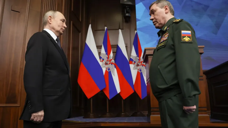Российское командование нарастило число штурмов на украинские позиции, стремясь обеспечить контроль над Донбассом; при этом в мае войска понесли значительные территориальные потери — худший месяц с 2023 года.