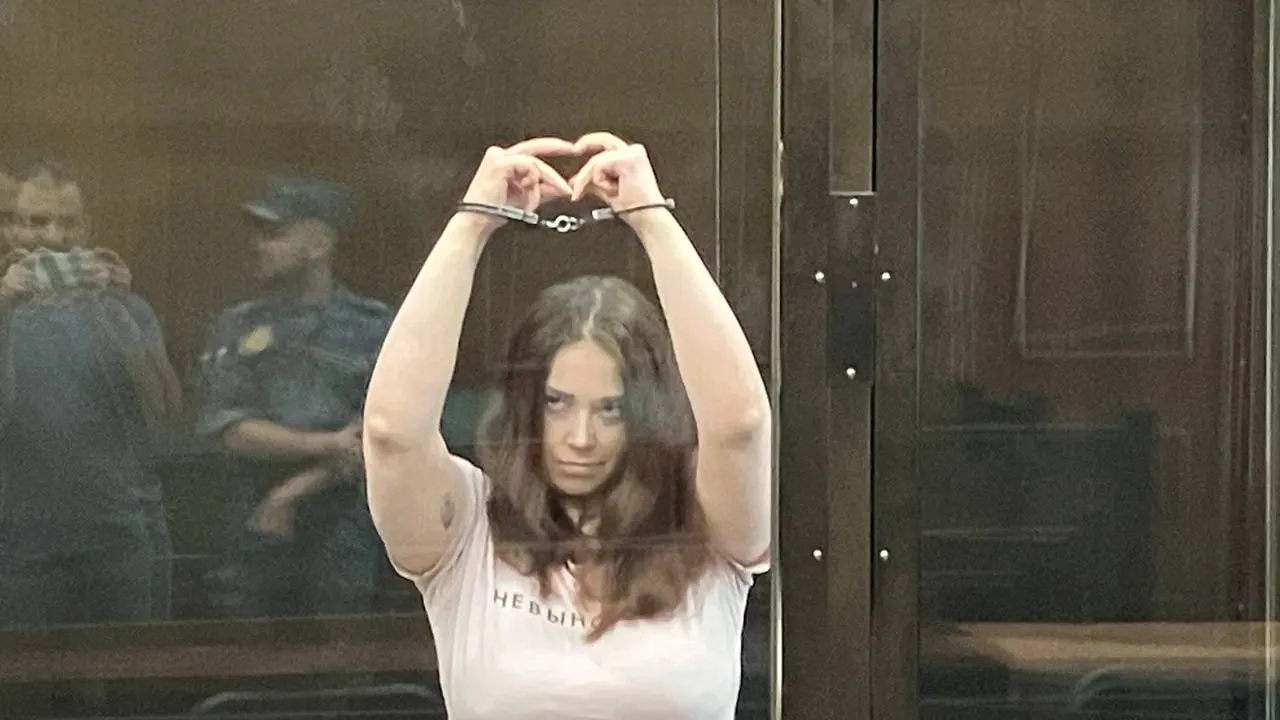 Московский городской суд признал журналистку виновной по статье о госизмене и назначил ей 12 лет лишения свободы. Процесс прошёл в закрытом режиме, подробности обвинений не разглашаются.