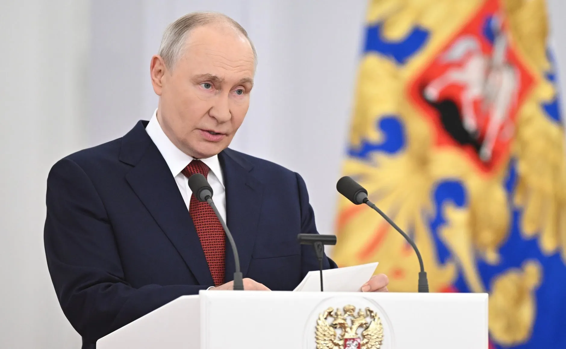 Президент обозначил приверженность целям в СВО, охарактеризовал западные санкции как «рекордные», назвал приоритеты бюджета на ближайшие три года и предупредил о террористических угрозах со стороны противников.
