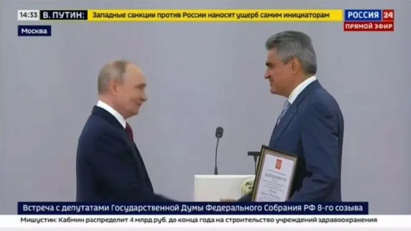 На церемонии награждения в Кремле глава партии «Новые Люди» Нечаев поблагодарил президента и заявил, что предстоит продолжать усилия до победы в специальной военной операции.