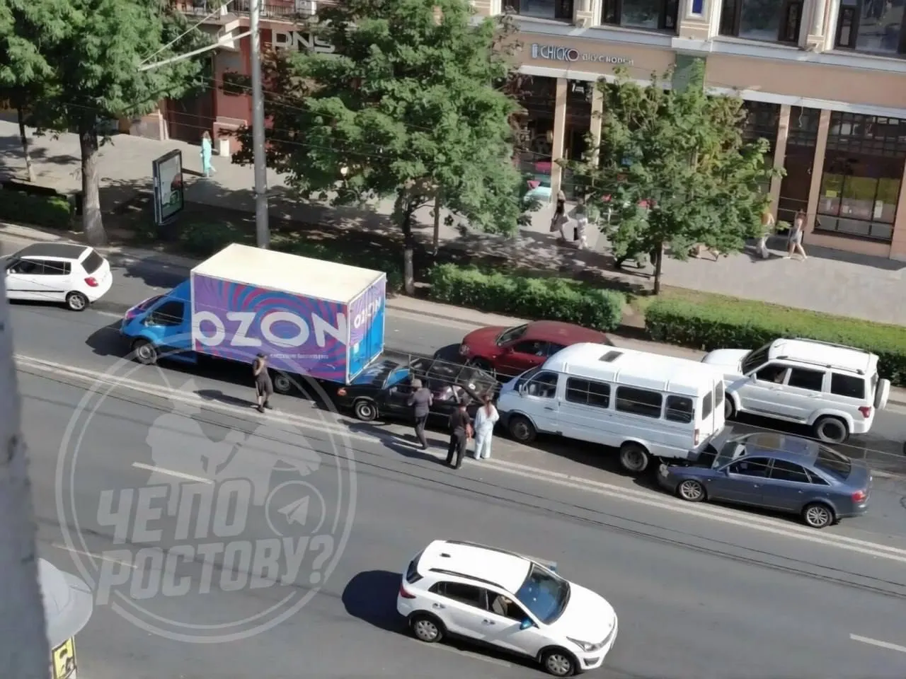 Четыре автомобиля столкнулись на Большой Садовой — участок между Будённовским и Ворошиловским заблокирован. На месте работает ДПС, данных о пострадавших пока нет.