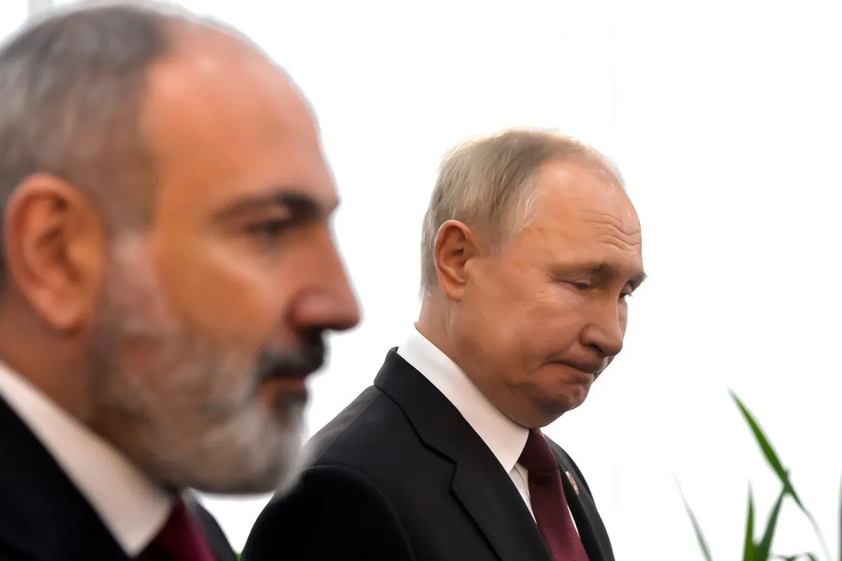 За январь—май 2026 года товарооборот между Арменией и Россией составил $2,196 млрд, сократившись на 21,5% по сравнению с прошлым годом. Доля России в торговле упала с 35,1% до 28% на фоне ухудшения двусторонних отношений и ограничений на ввоз продуктов.