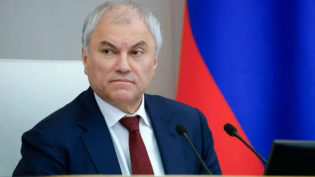 Спикер Госдумы заявил, что обвинения в адрес парламентариев о том, что они «только запрещают», не соответствуют действительности; законодательные инициативы формируются по обращениям россиян.