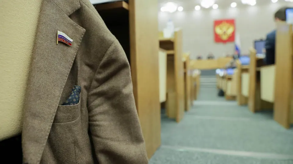 Правительство одобрило инициативу об отмене мер наказания за непредставление или несвоевременную подачу деклараций региональными парламентариями. Ведомства указали на необходимость доработки поправок.