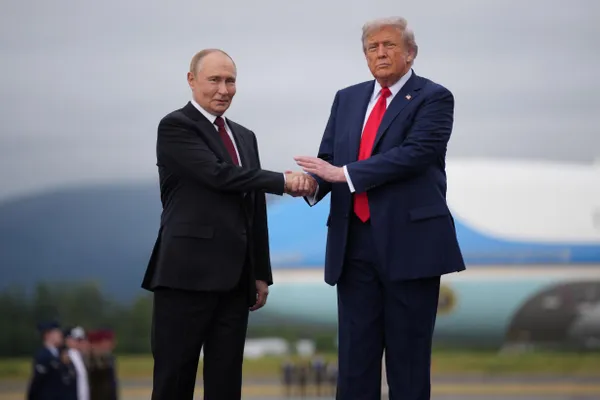 После саммита НАТО в Анкаре Трамп намерен обсудить с лидерами Украины и России возможные пути прекращения войны.