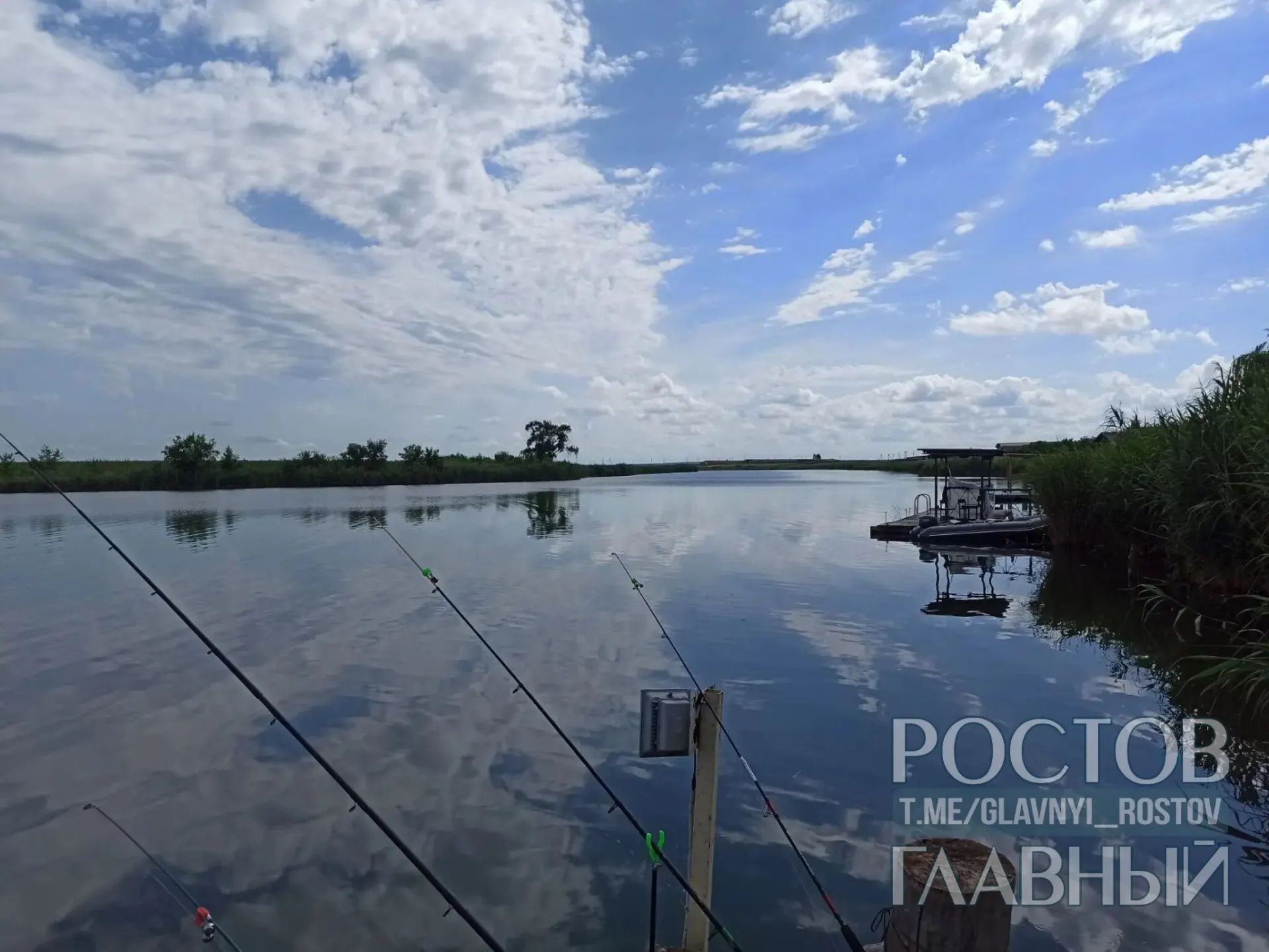 Днём температура поднимется до +32°C, минимальная около +19°C. Короткий прогноз для Ростова-на-Дону.