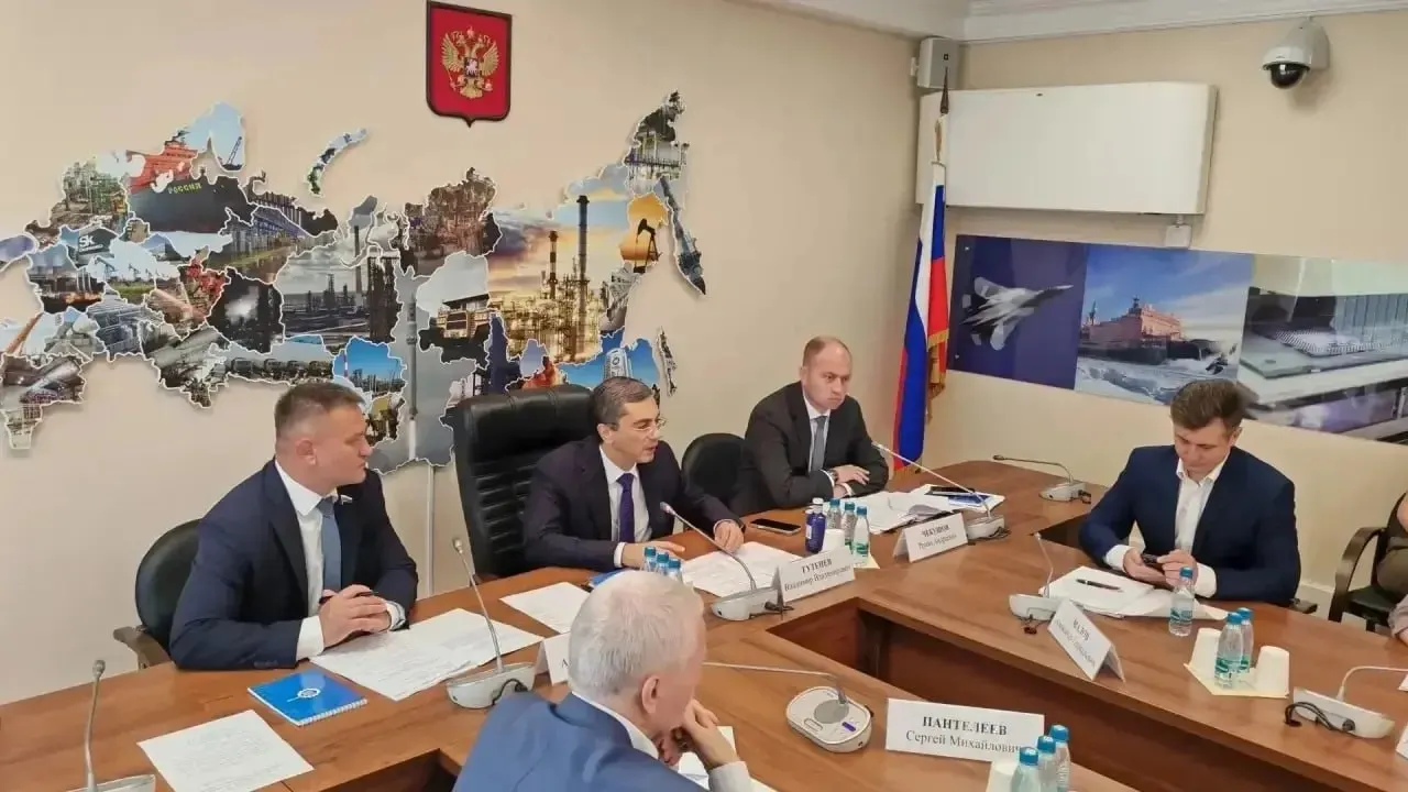 Депутат Александр Дроздов подготовил законопроект, который даст профильным министерствам доступ к данным ФНС о формировании цен на продукты на всех этапах — чтобы оперативно выявлять причины резкого подорожания и принимать меры.
