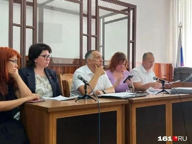 Суд оставил в силе оправдательный приговор по делу о падении подъезда на Нариманова, 72/3. Потерпевшие и защита добились отмены обвинений; жители теперь могут требовать компенсацию.