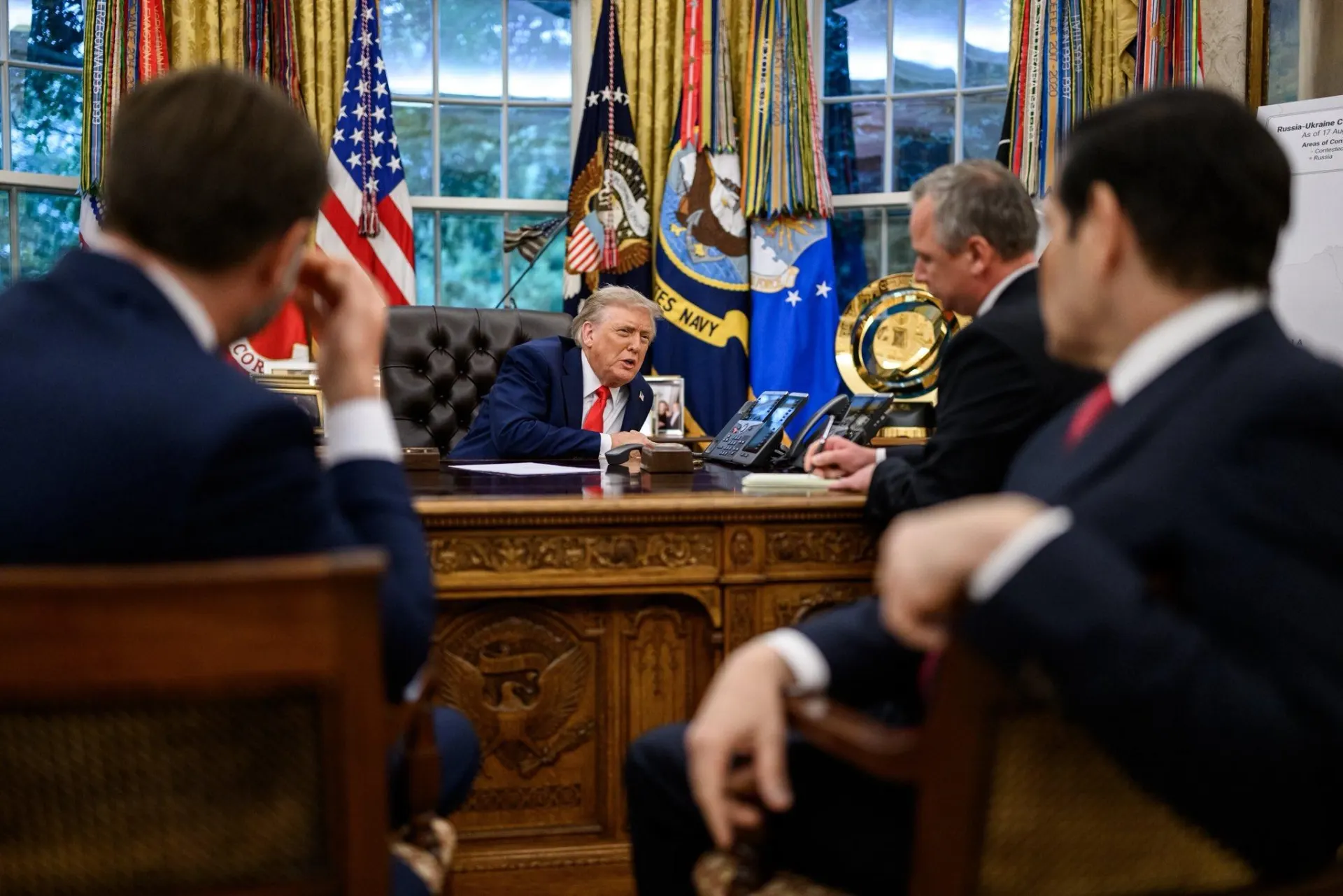 4 июля Дональд Трамп провел поочередные телефонные разговоры с президентами Украины и России — обсуждались война в Украине, дипломатические контакты и перспективы дальнейших переговоров.